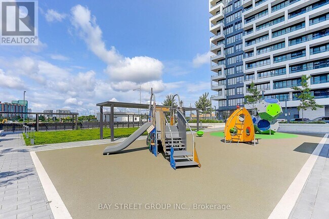 Building Photo - 8 Water Walk Dr
