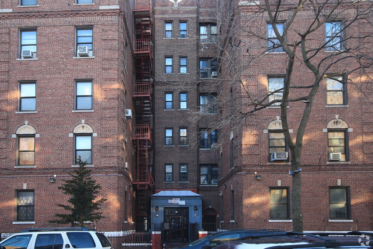 Building Photo - 75 E 21st St