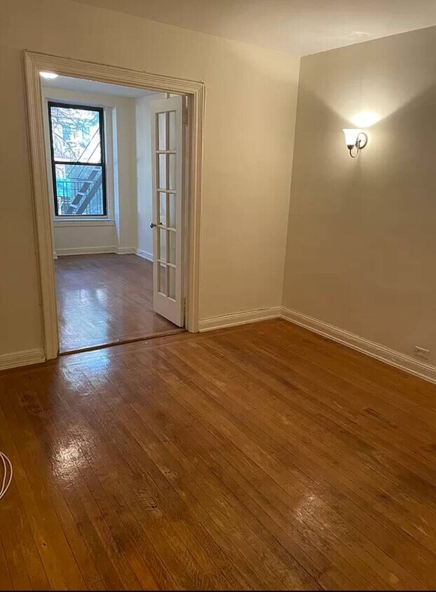 Foto del edificio - 54 W 106th St