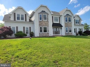 Building Photo - 12 Foxview Cir