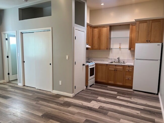 Foto del edificio - Beautiful, Single ADU located in Reseda! Ready for Move-In!