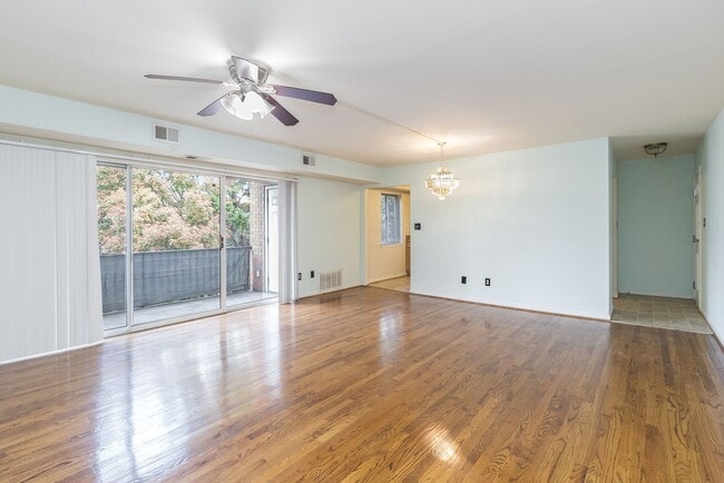 Building Photo - CITY OF FREDERICKSBURG CONDO RENTAL