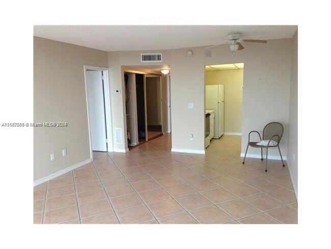 Building Photo - 2350 NE 135th St