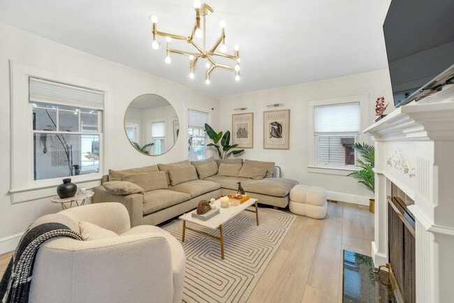 Building Photo - 67 Hillcrest Rd