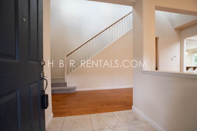 Foto del edificio - Questa Village - Mountain House- Spacious & Stylish 5-Bedroom Retreat in Mountain House – 3.5 Bat...