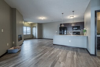 Building Photo - North Pointe Villas