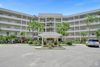 Building Photo - 805 Cypress Blvd