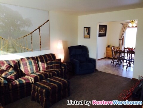 Building Photo - 376 Thomas Dr