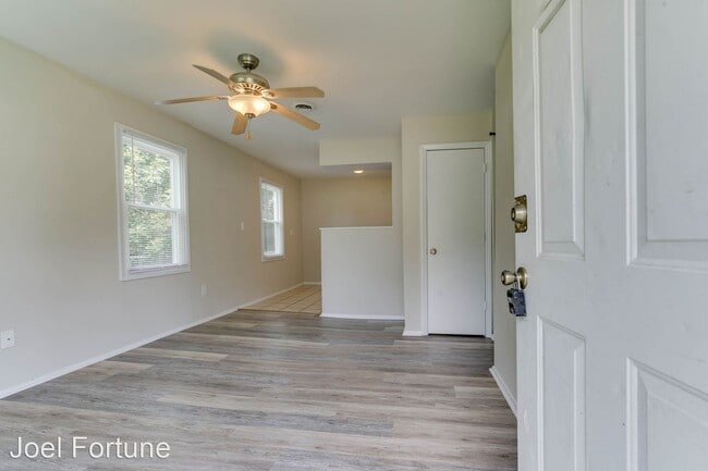 Building Photo - 3 br, 1 bath House - 413 Walnut St