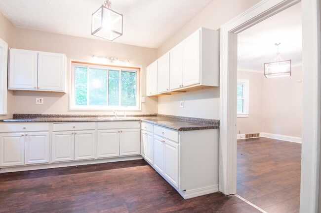 Building Photo - 14441 Superior Ave