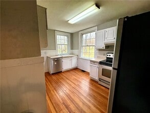 Building Photo - 221 Centennial Farm Ln