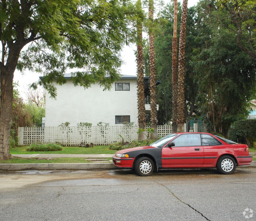 Foto del edificio - 5636 Willow Crest Ave