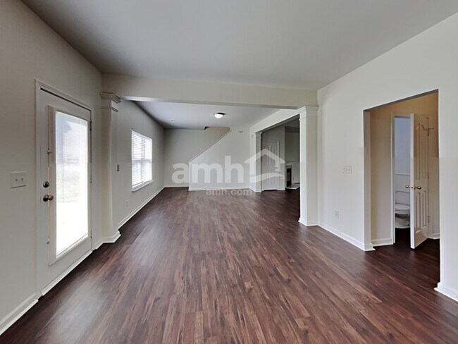 Foto del edificio - 104 Thorsen Dr