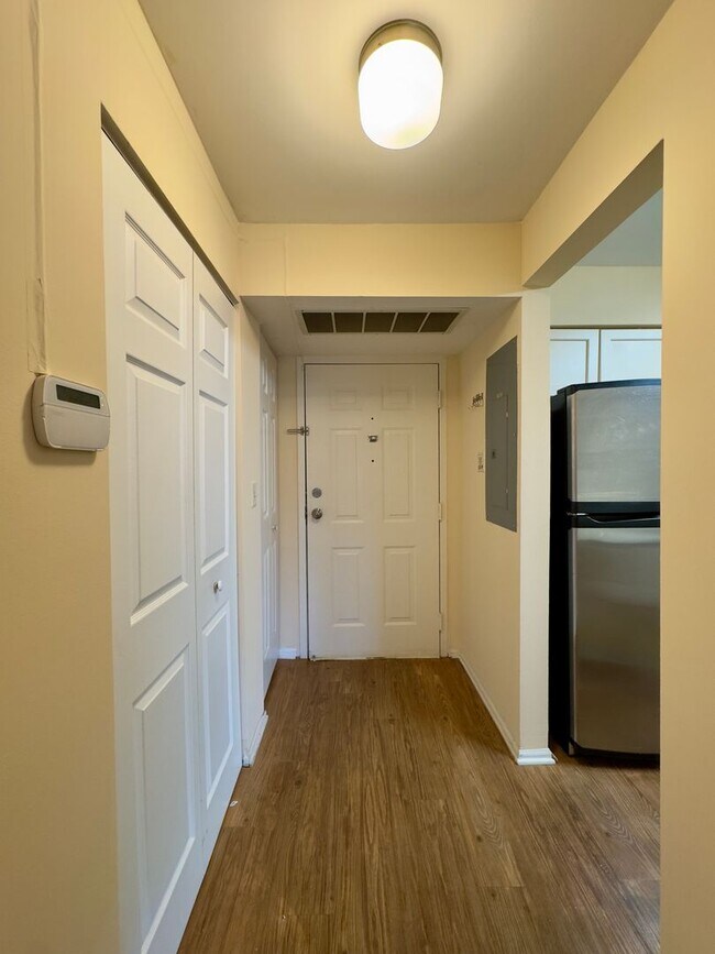 Building Photo - Charming 2 Bedroom/2 Bathroom Condo Unit in Fallstaff Community, MD!