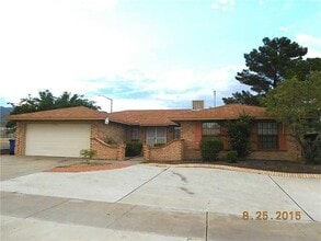 Building Photo - 10560 Crete Dr Building Photo - 10560 Crete Dr