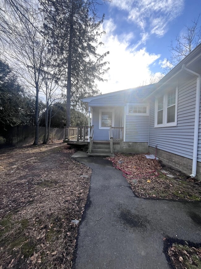 Foto del edificio - 24 Arnold Ave