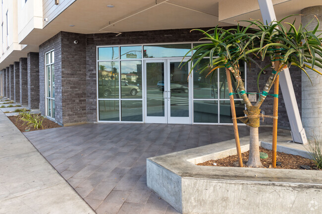 Building Photo - Ramona Metro Point
