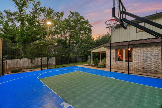 Building Photo - 7615 Rockpoint Dr