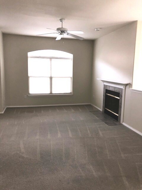Building Photo - 1111 NE 64th Ln