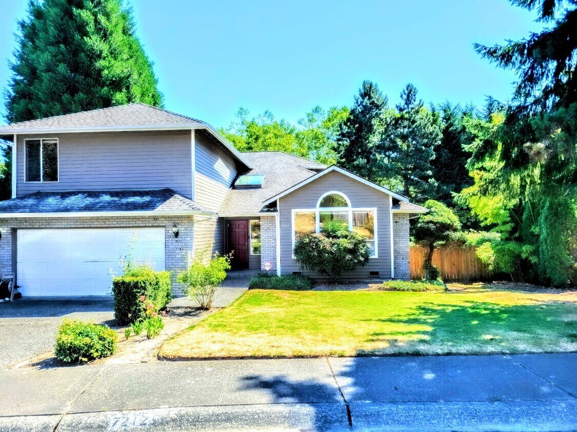 Stunning 3 Bedroom Redmond Home House Rental in Redmond, WA