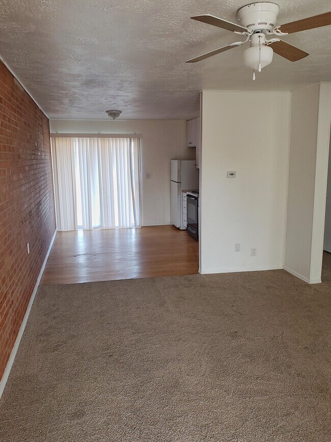 Foto del edificio - 1414 E 6th St