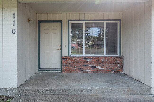 Foto del edificio - 110 SW Fleishauer Ln