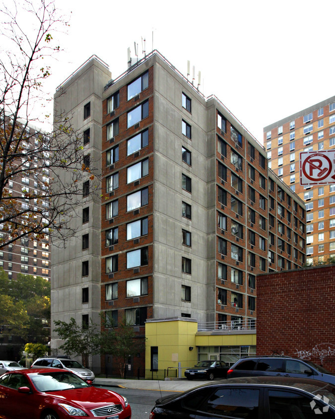 Foto del edificio - Two Bridges Senior Apartments