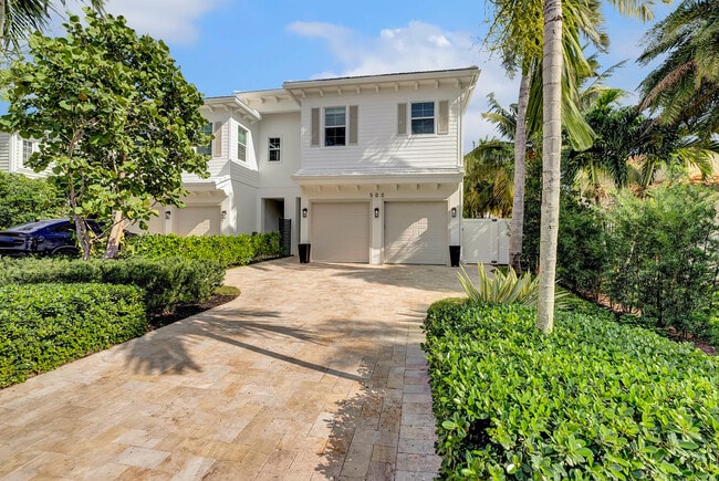 Building Photo - 500 NE Wavecrest Way