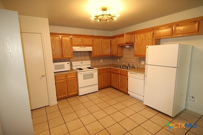 Building Photo - 4107 Primrose Dr