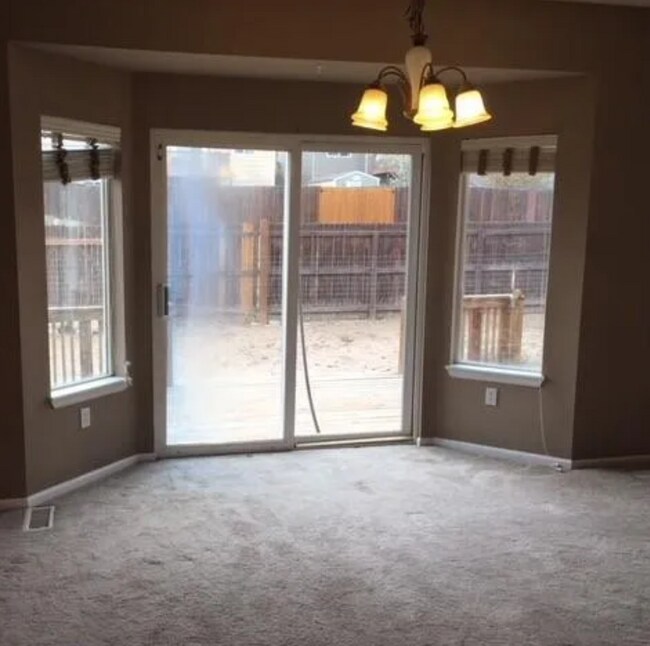 Foto del edificio - MAJESTIC 2-STORY HOME in HERRITAGE COMMUNITY - Security Deposit Alternative Available