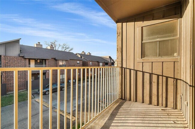 Building Photo - 3100 Walnut Bend Ln