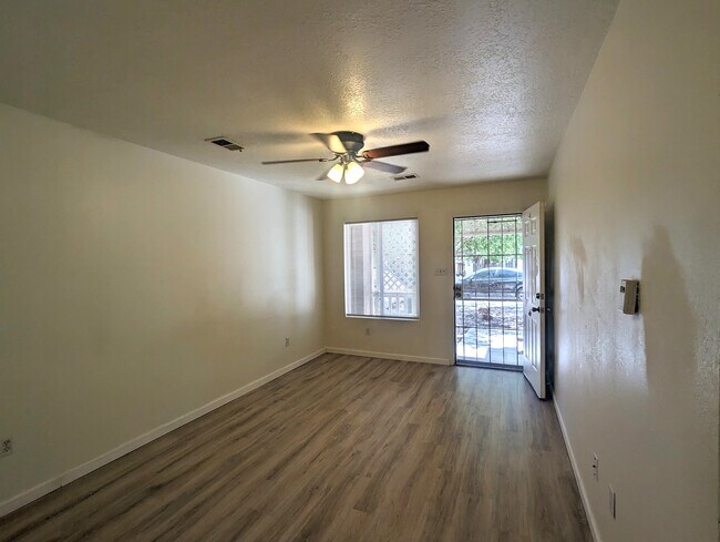 Building Photo - 2847 Quail Pointe Dr NW