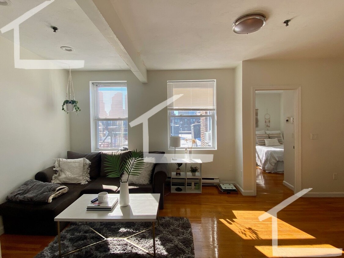 Foto principal - HOT NORTH END LISTING!!!!