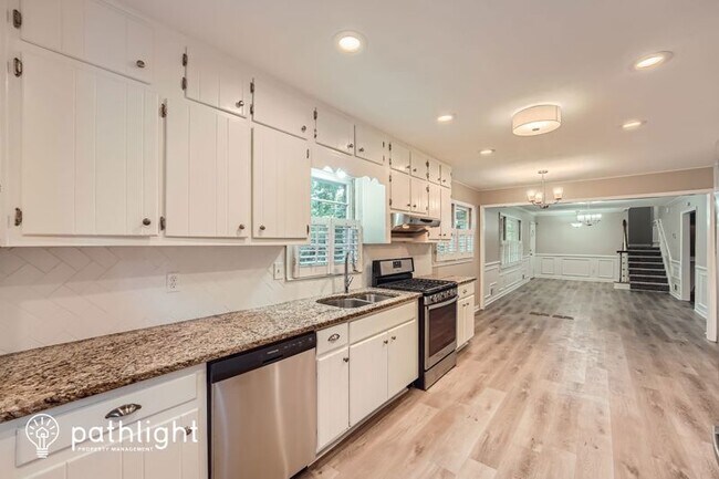 Building Photo - 4142 Pine Valley Dr