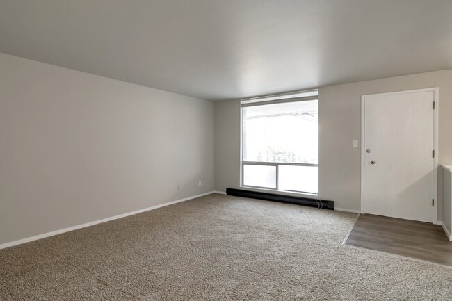Building Photo - Garden Square Apartments