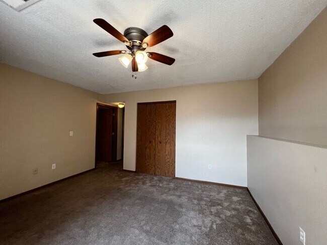 Foto del edificio - $900 | 2 Bedroom, 1 Bathroom Apartment | N...