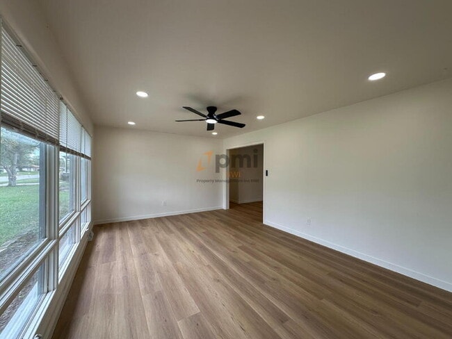 Foto del edificio - 2627 W 60th Dr