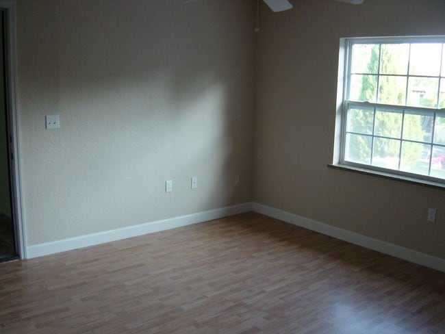Building Photo - 807 Weldona Ln
