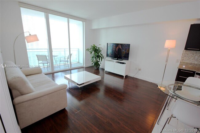 Foto del edificio - 950 Brickell Bay Dr