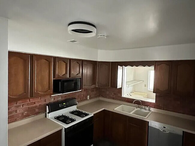 Foto del edificio - 2102 W Minnezona Ave