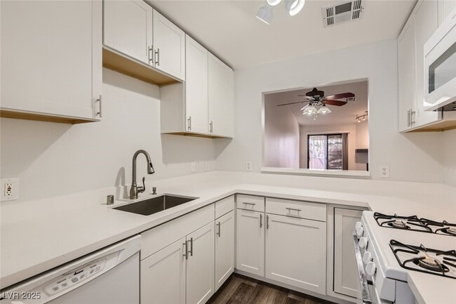 Building Photo - 225 Crosswind Way