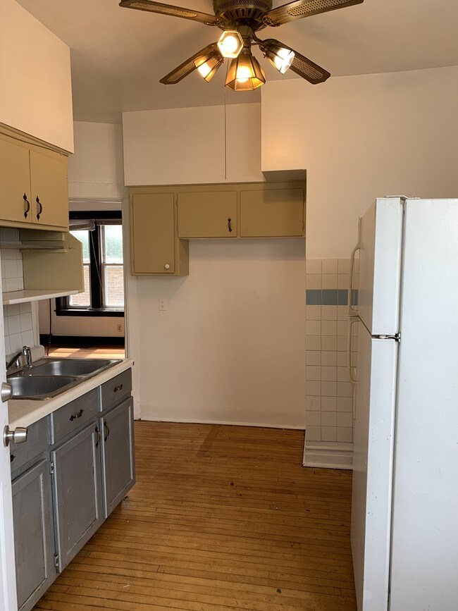 Building Photo - 3646 N Kilpatrick Ave