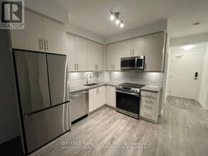 Building Photo - 105 Oneida Crescent