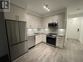 Building Photo - 105 Oneida Crescent
