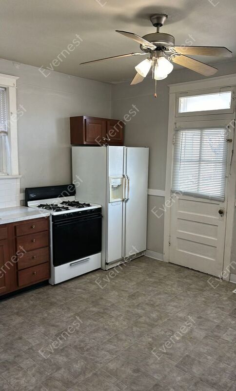 Foto del edificio - 3704 Bates St