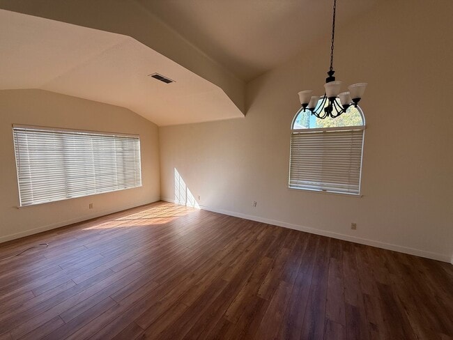 Building Photo - 2825 Airons Ct