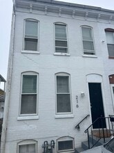 Building Photo - 216 Park Pl