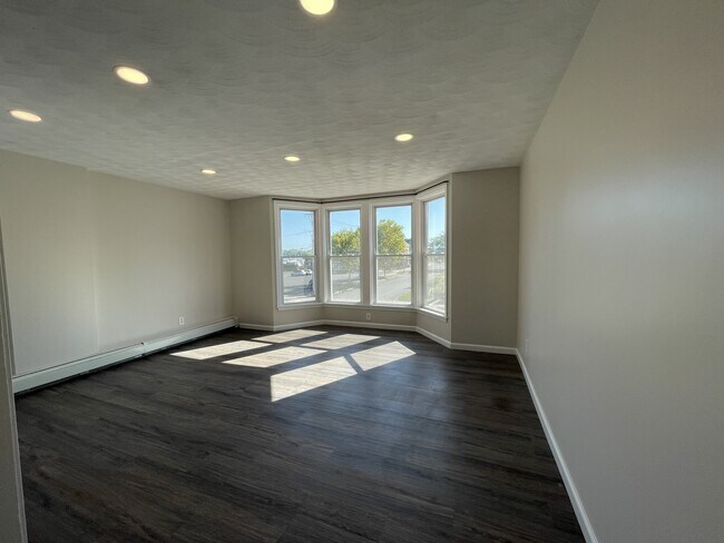 Foto del edificio - 4359 Lake Ave
