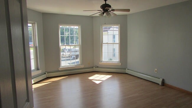 Building Photo - 11 E Orange St