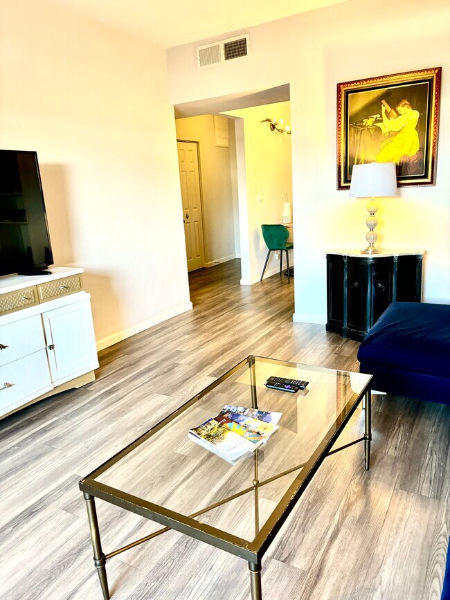 Living room - 357 E Thomas Rd